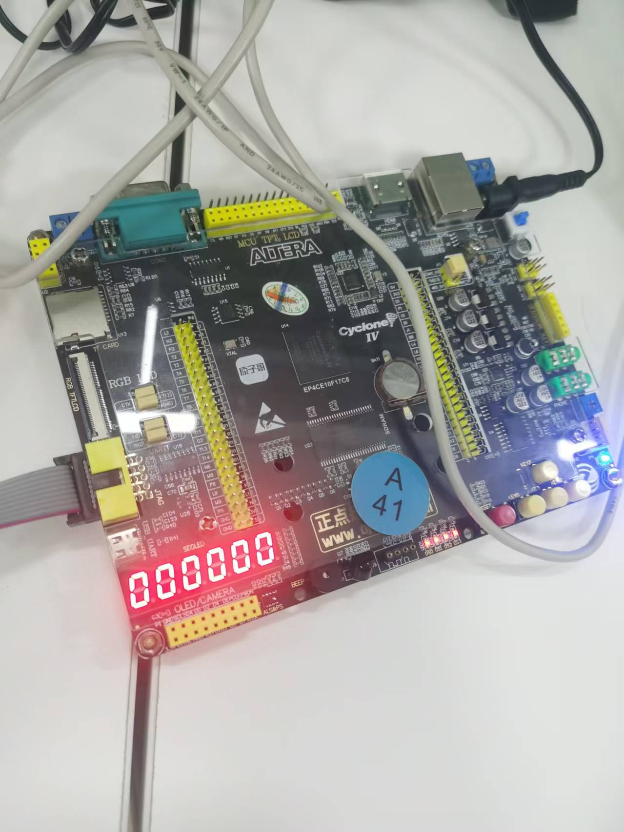 数字时钟 FPGA 设计 VHDL Quartus 开发板验证图片 正点原子开拓者开发板.jpg